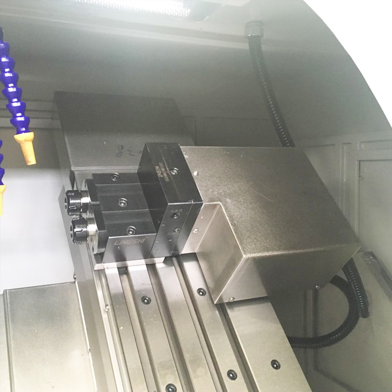 El torno cnc profesional DAS se fabrica con el controlador C-axis Fanuc o Syntec para la venta